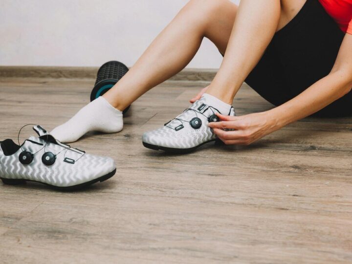 Buty do biegania szerokie w palcach – jak wybrać najlepsze modele dla szerokiej stopy?